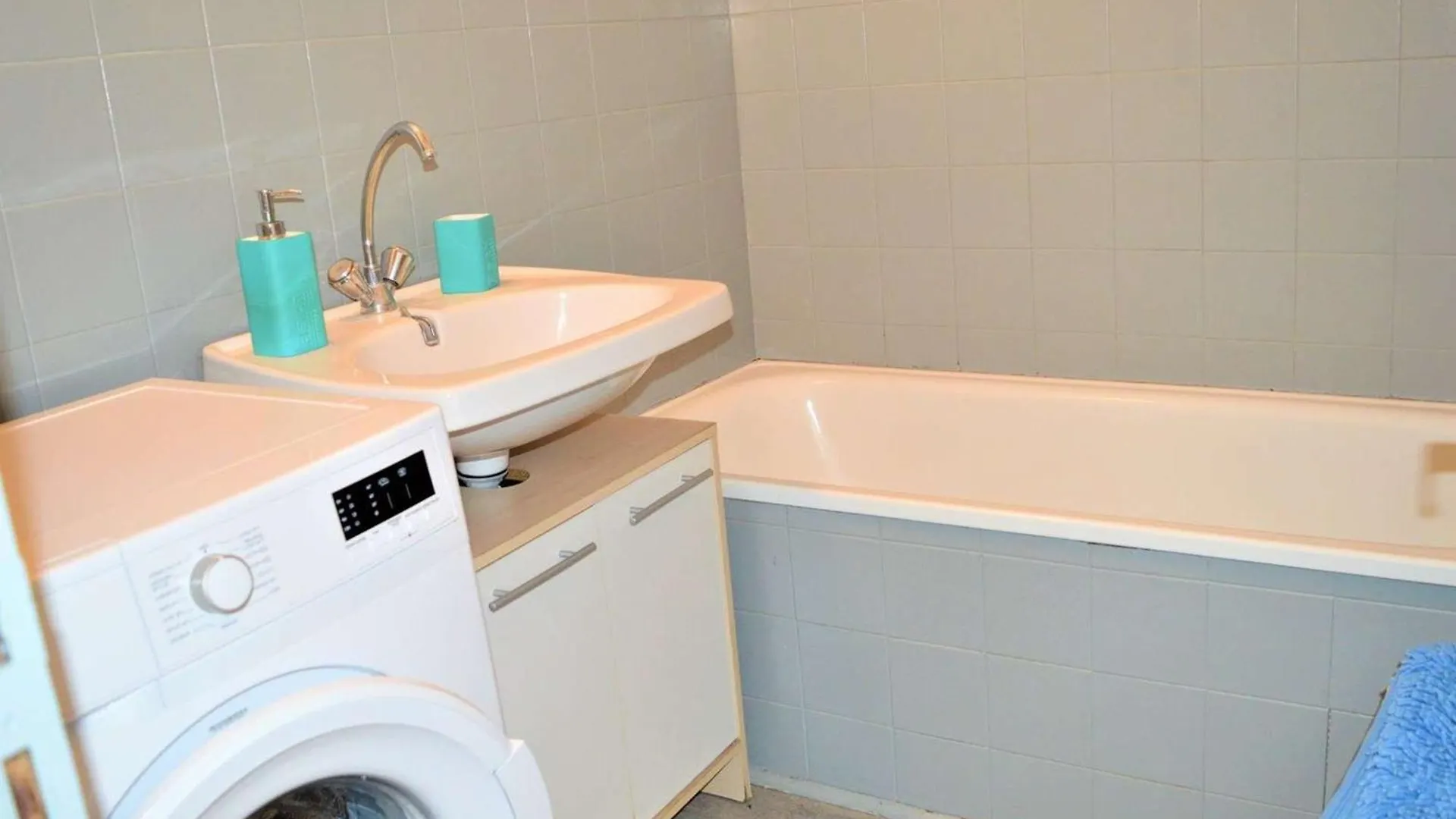 Apartament Studio Cabine Avec Terrasse Et Parking - Proche Centre Et Plages A Cavalaire-Sur-Mer - Fr-1-226B-31