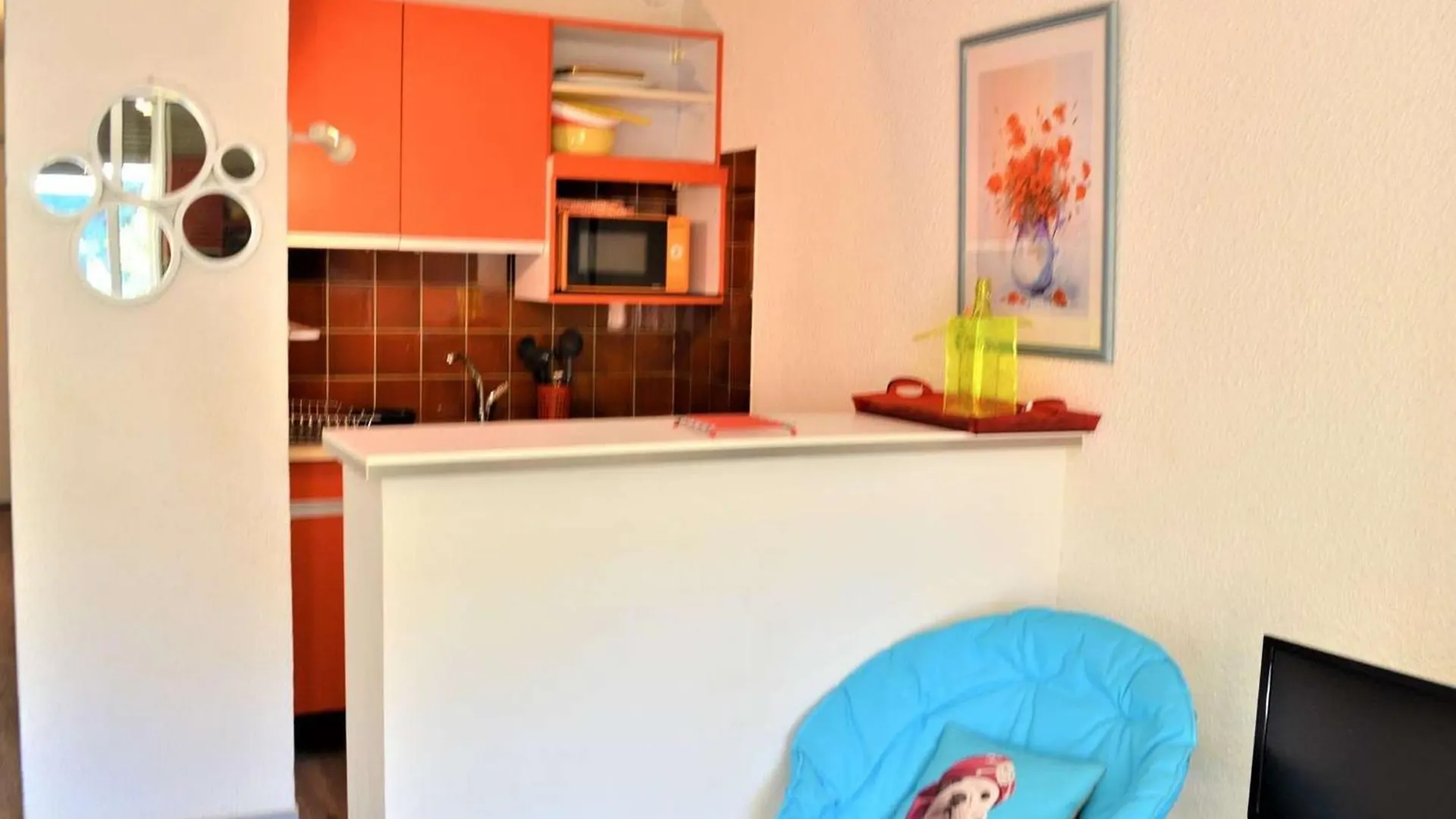 Apartament Studio Cabine Avec Terrasse Et Parking - Proche Centre Et Plages A Cavalaire-Sur-Mer - Fr-1-226B-31